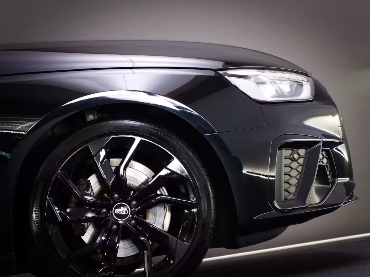 Audi A4 Avant 35 TFSI Competition S-Line Edition (SFEERVERLICHTING, BANG&OLUFSEN, APPLE CARPLAY, AFGEVLA