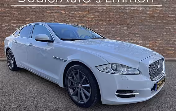 Jaguar XJ 3.0 V6 341 PK SC AWD LEDER SCHUIFDAK LMV NAVIGATIE CRUISE