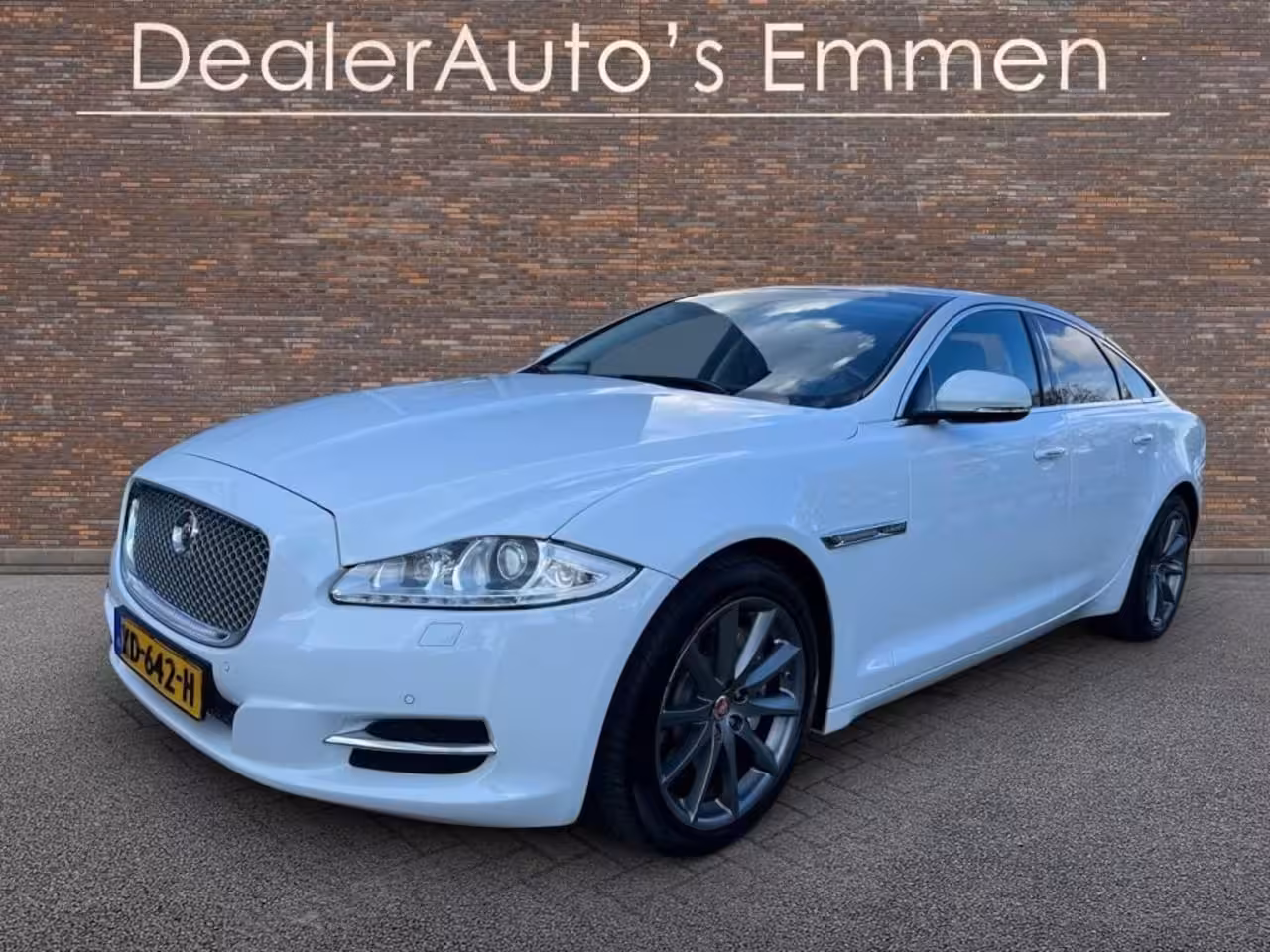 Jaguar XJ 3.0 V6 341 PK SC AWD LEDER SCHUIFDAK LMV NAVIGATIE CRUISE