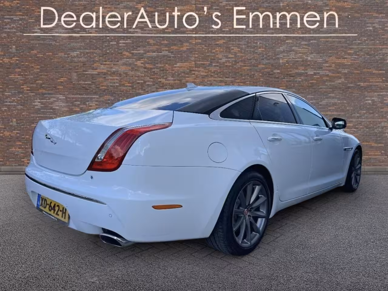 Jaguar XJ 3.0 V6 341 PK SC AWD LEDER SCHUIFDAK LMV NAVIGATIE CRUISE