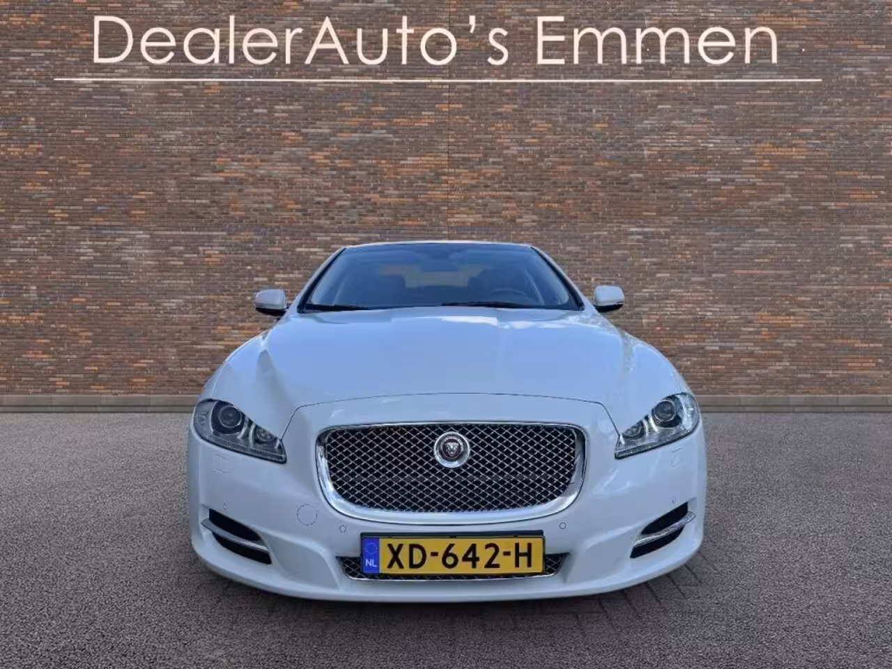 Jaguar XJ 3.0 V6 341 PK SC AWD LEDER SCHUIFDAK LMV NAVIGATIE CRUISE