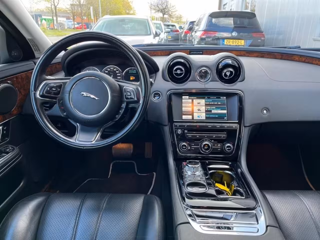 Jaguar XJ 3.0 V6 341 PK SC AWD LEDER SCHUIFDAK LMV NAVIGATIE CRUISE