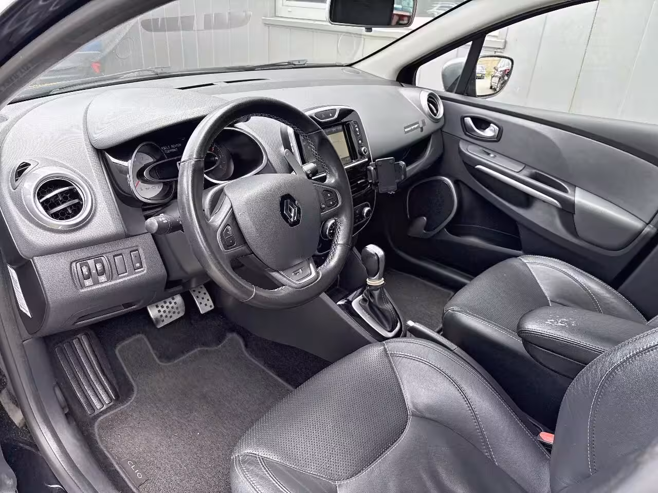 Renault Clio Estate 1.2 GT Panodak, leer&trekhaak