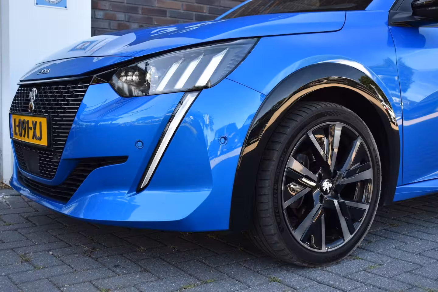 Peugeot 208 1.2GT-LINE nieuwe riem PANODAK LEDER