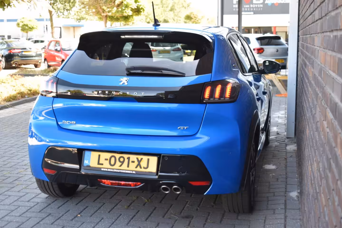 Peugeot 208 1.2GT-LINE nieuwe riem PANODAK LEDER
