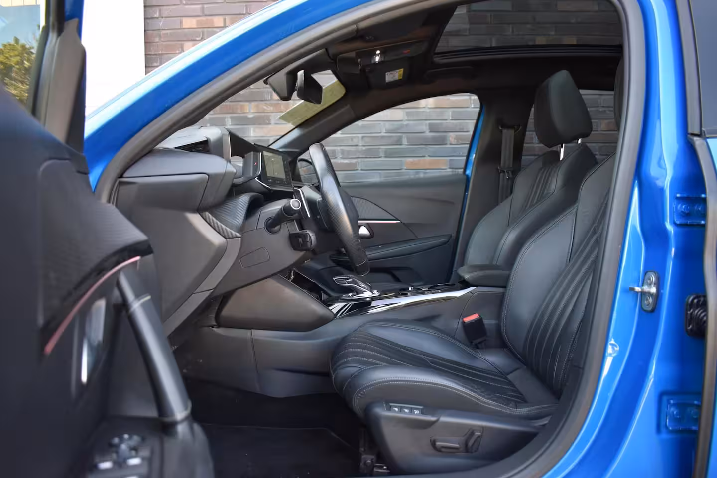 Peugeot 208 1.2GT-LINE nieuwe riem PANODAK LEDER