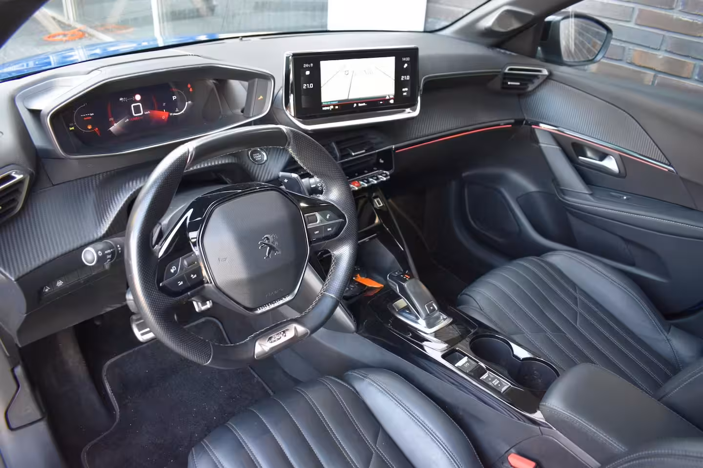 Peugeot 208 1.2GT-LINE nieuwe riem PANODAK LEDER