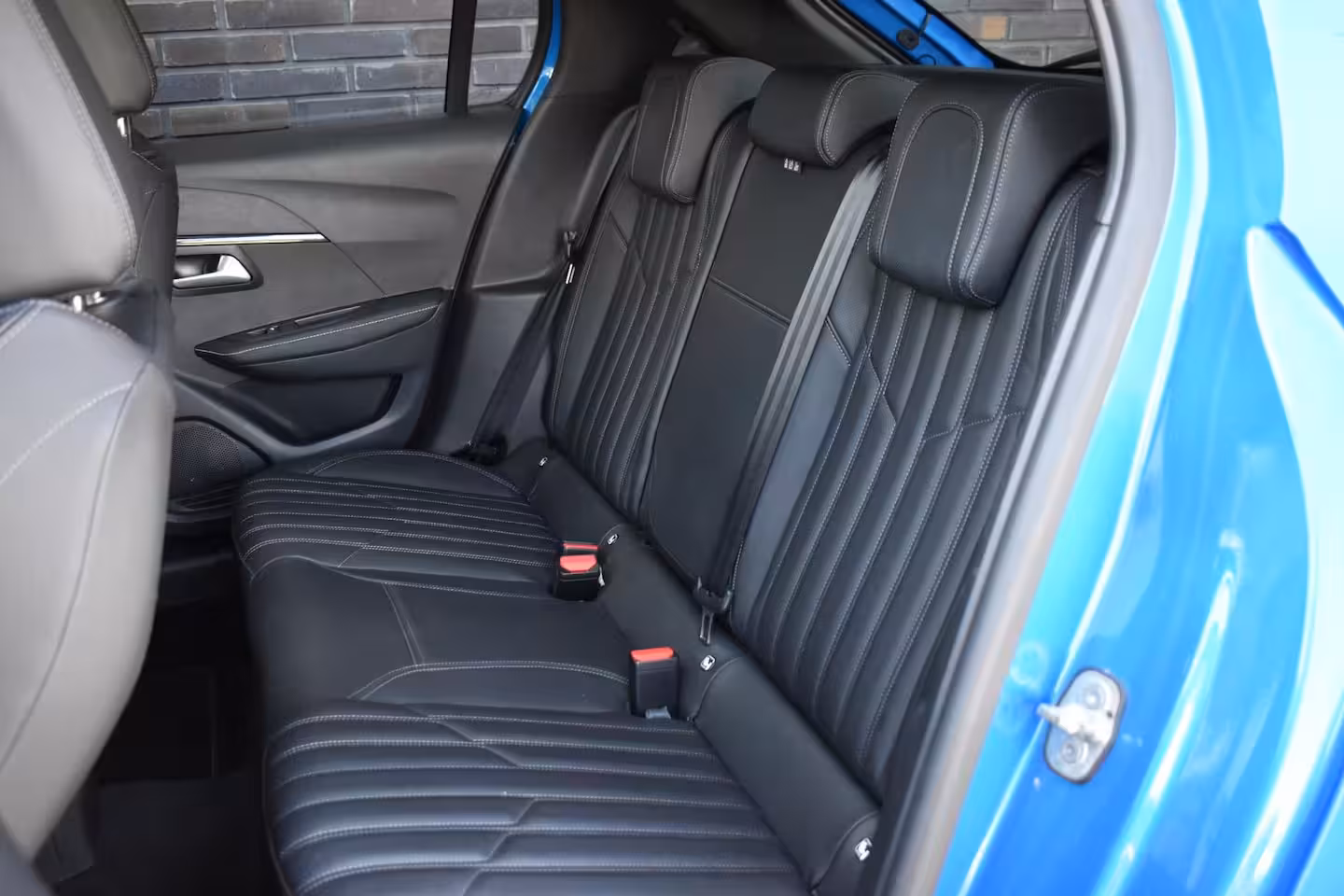 Peugeot 208 1.2GT-LINE nieuwe riem PANODAK LEDER