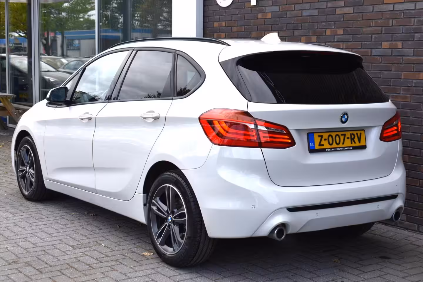 BMW 2-serie Active Tourer 220i HIGH EXE M-PAKKET LEDER NAVI