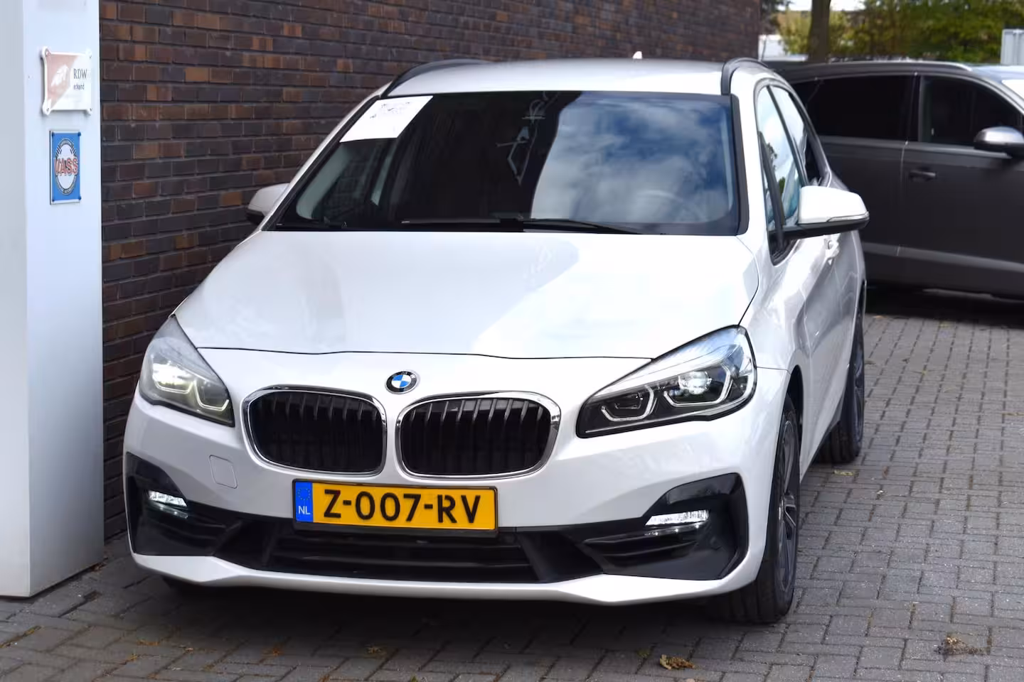 BMW 2-serie Active Tourer 220i HIGH EXE M-PAKKET LEDER NAVI