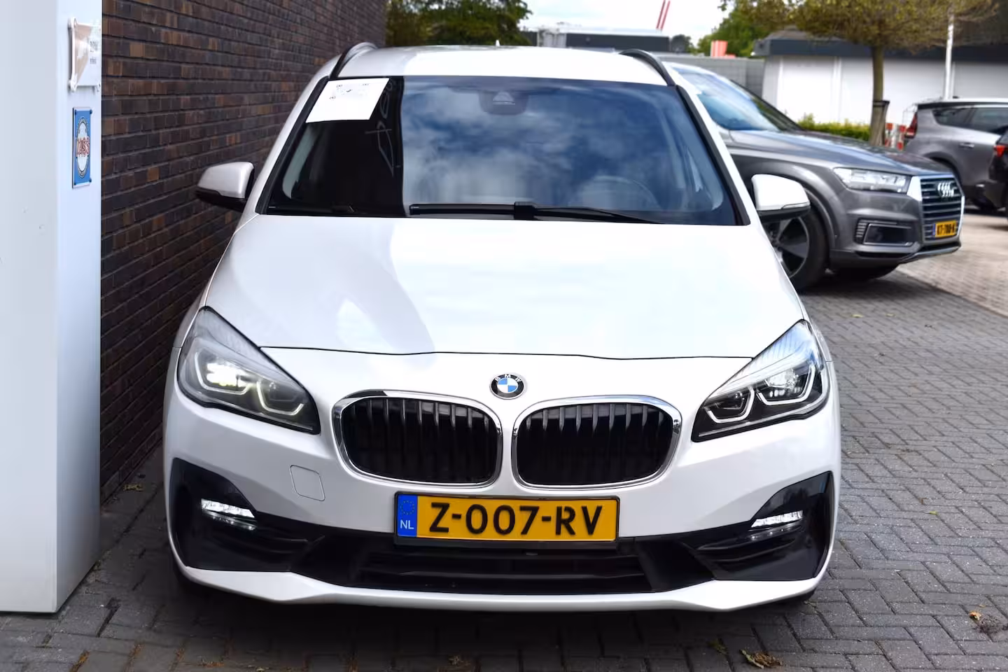 BMW 2-serie Active Tourer 220i HIGH EXE M-PAKKET LEDER NAVI
