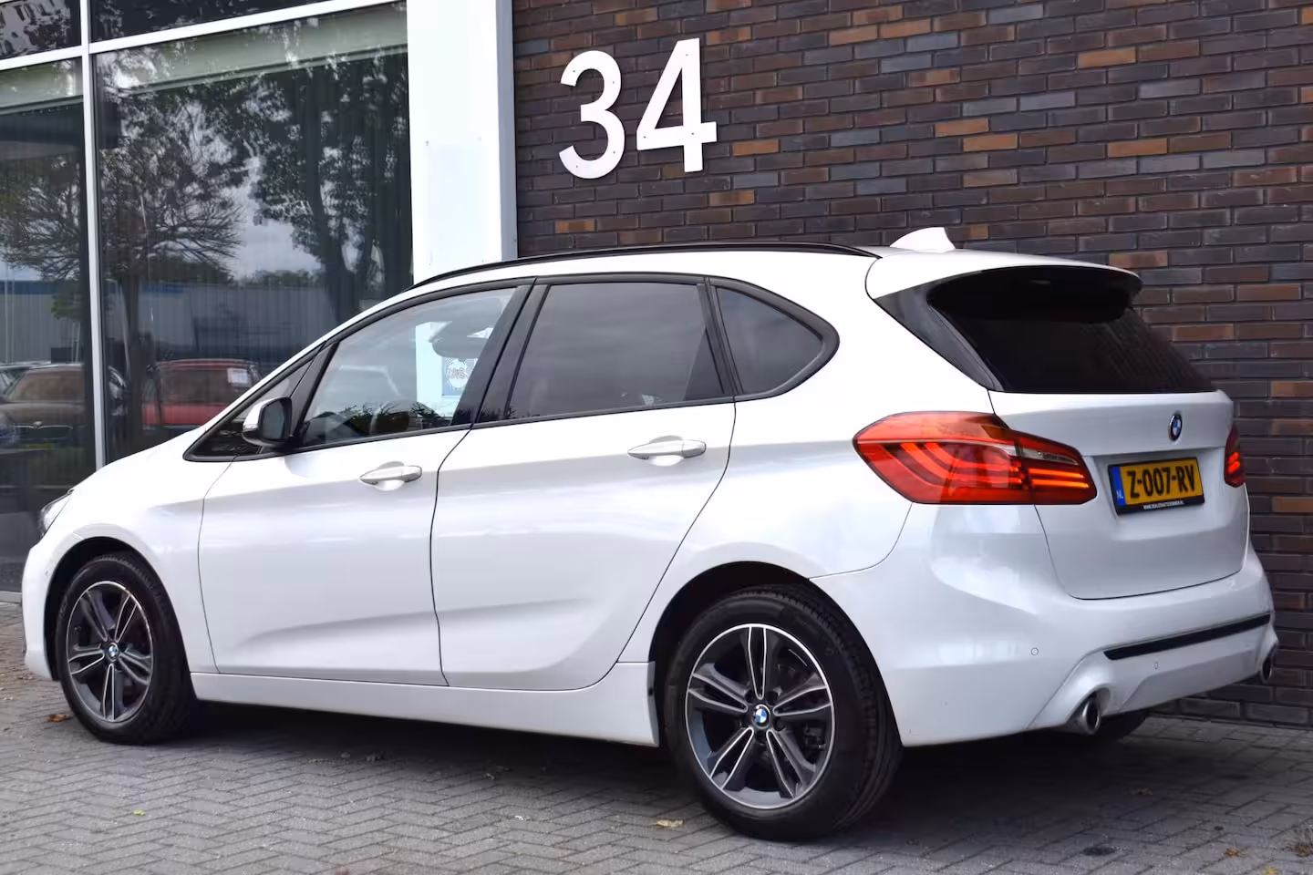BMW 2-serie Active Tourer 220i HIGH EXE M-PAKKET LEDER NAVI
