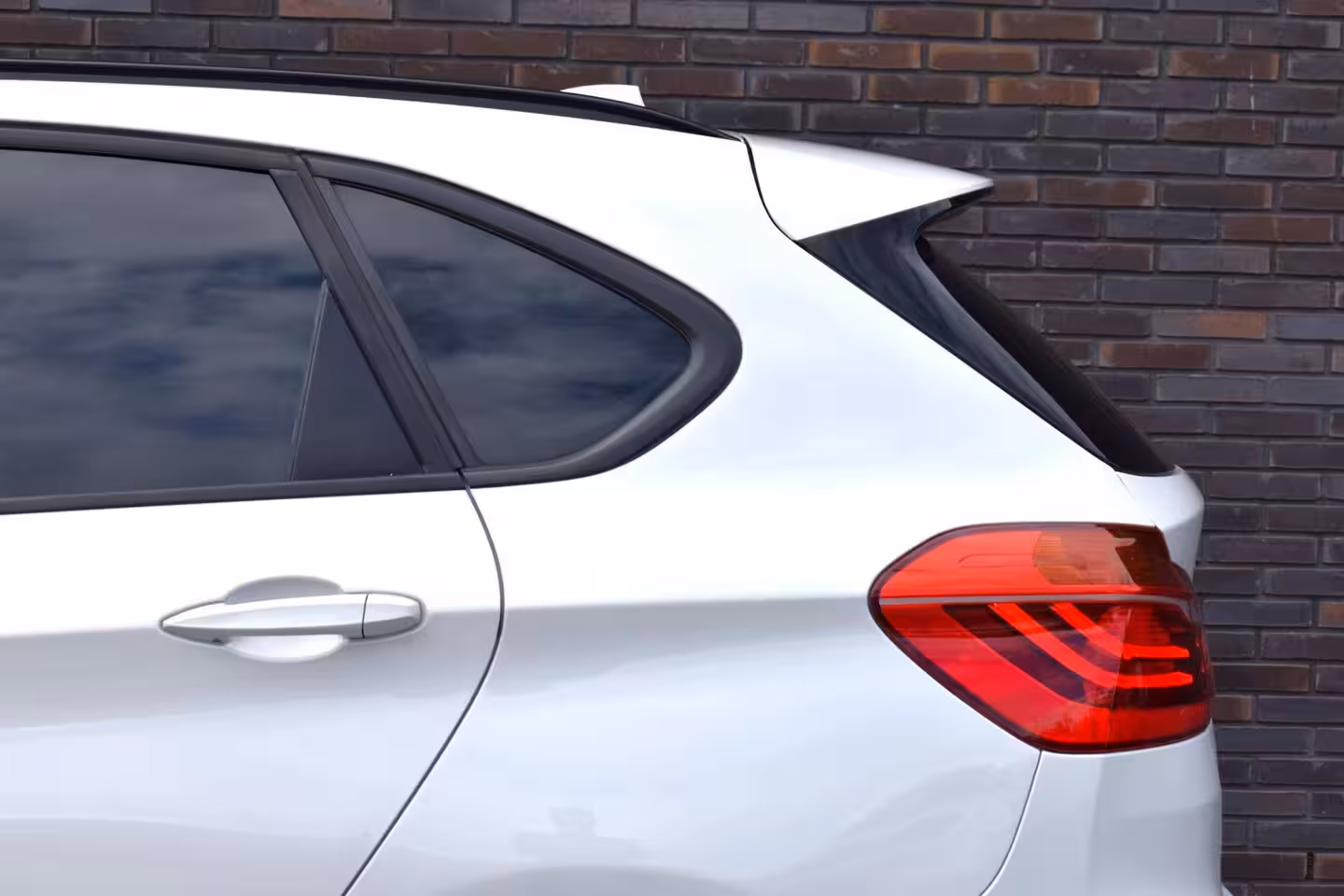 BMW 2-serie Active Tourer 220i HIGH EXE M-PAKKET LEDER NAVI