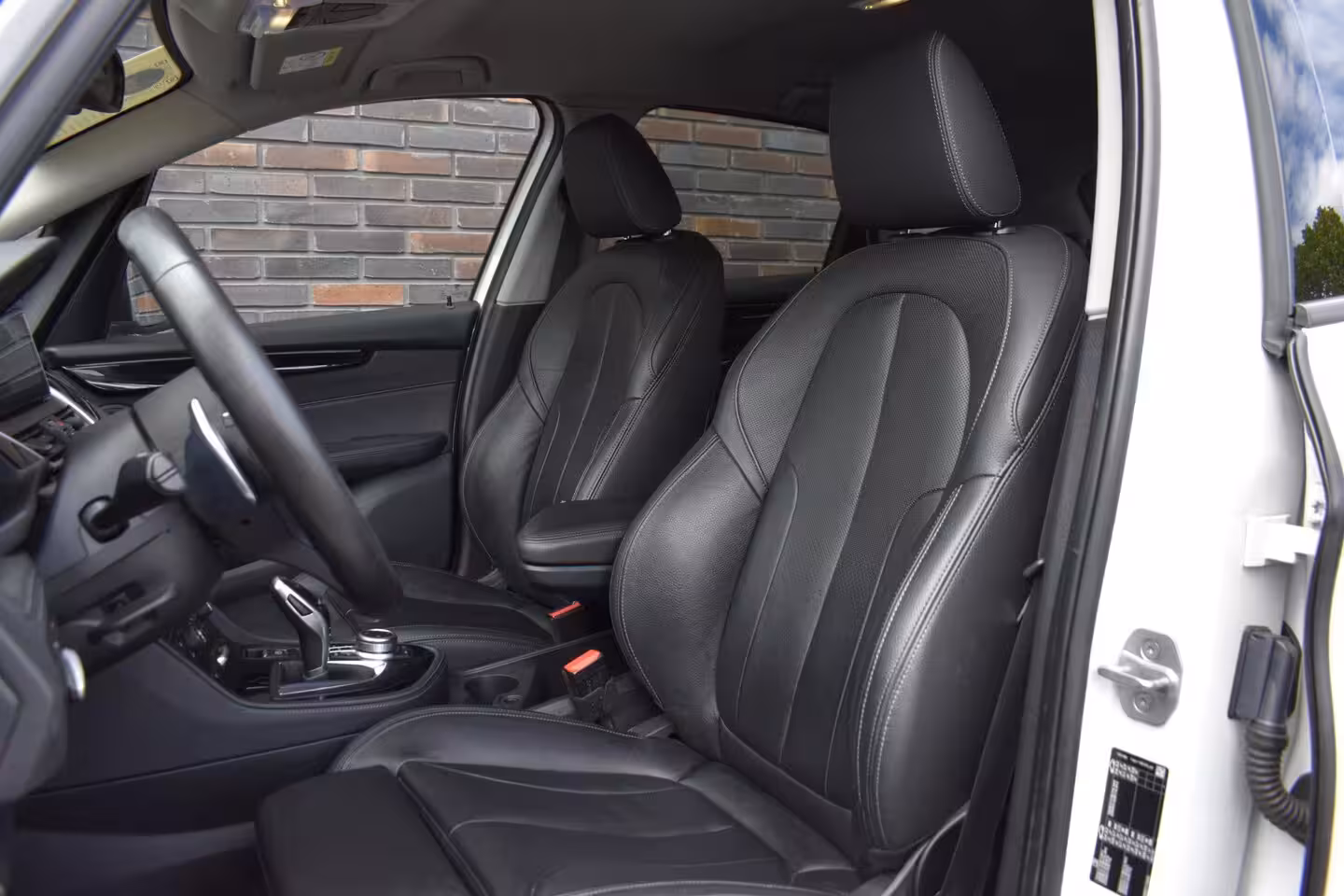 BMW 2-serie Active Tourer 220i HIGH EXE M-PAKKET LEDER NAVI