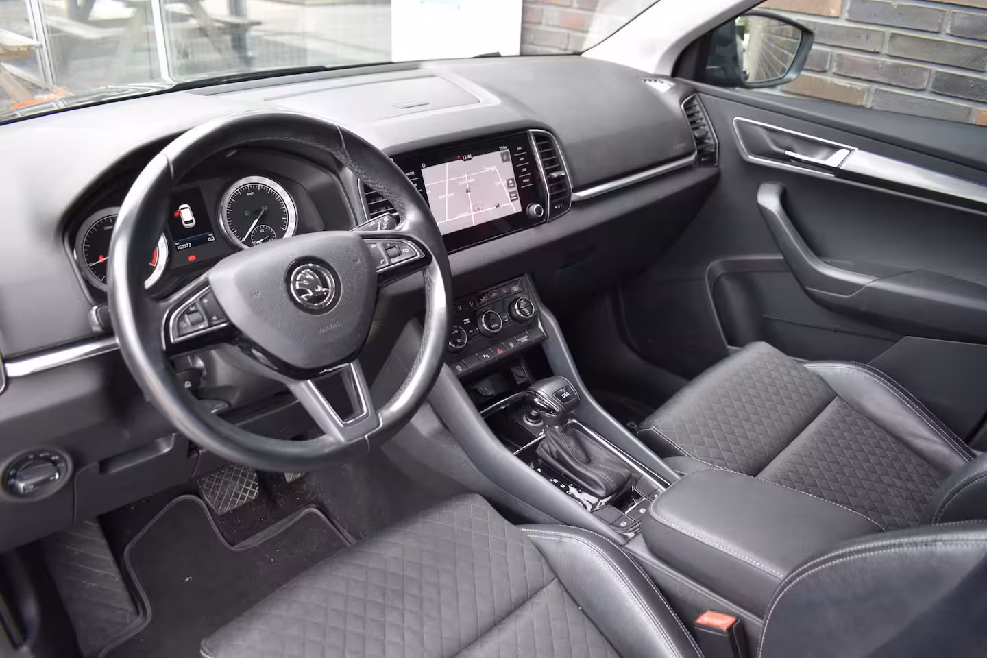 Skoda Karoq 1.5 TSI LEDER LMV NAVIGATIE CRUISE
