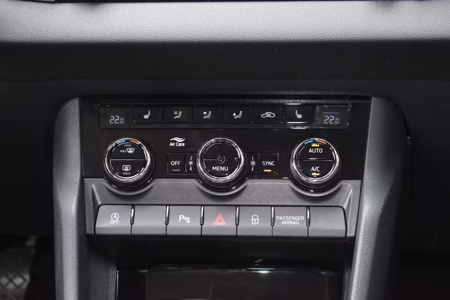 Skoda Karoq 1.5 TSI LEDER LMV NAVIGATIE CRUISE