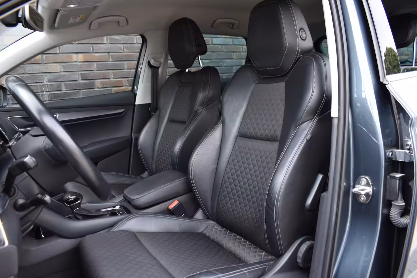 Skoda Karoq 1.5 TSI LEDER LMV NAVIGATIE CRUISE
