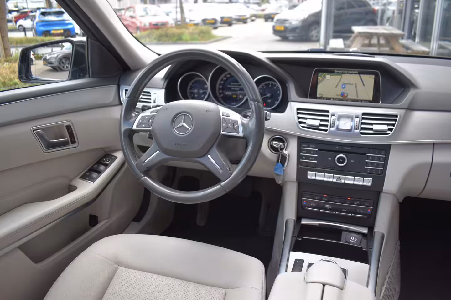 Mercedes-Benz E-klasse Estate 200 Ambition PANOD LEDER LMV NAVI