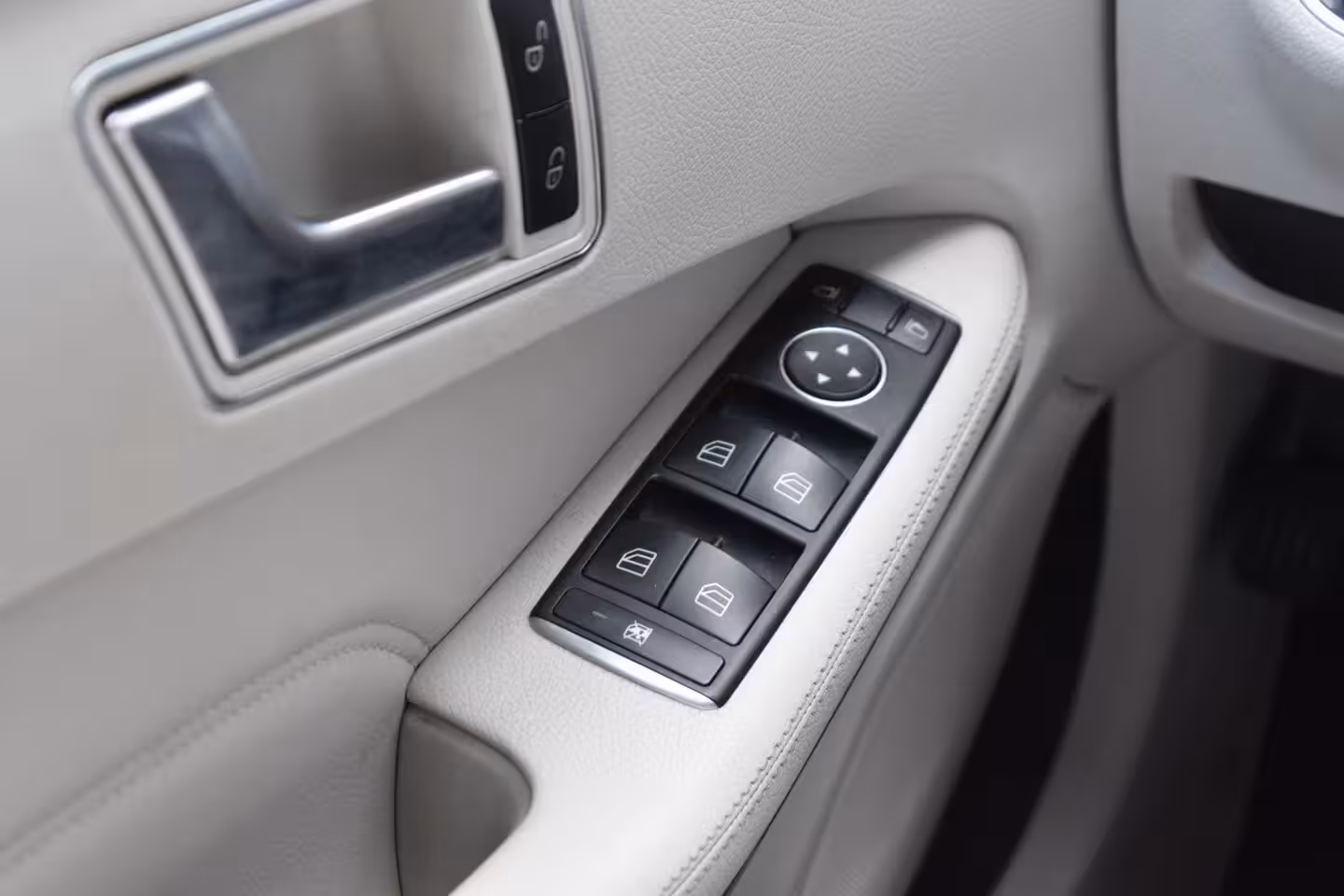 Mercedes-Benz E-klasse Estate 200 Ambition PANOD LEDER LMV NAVI