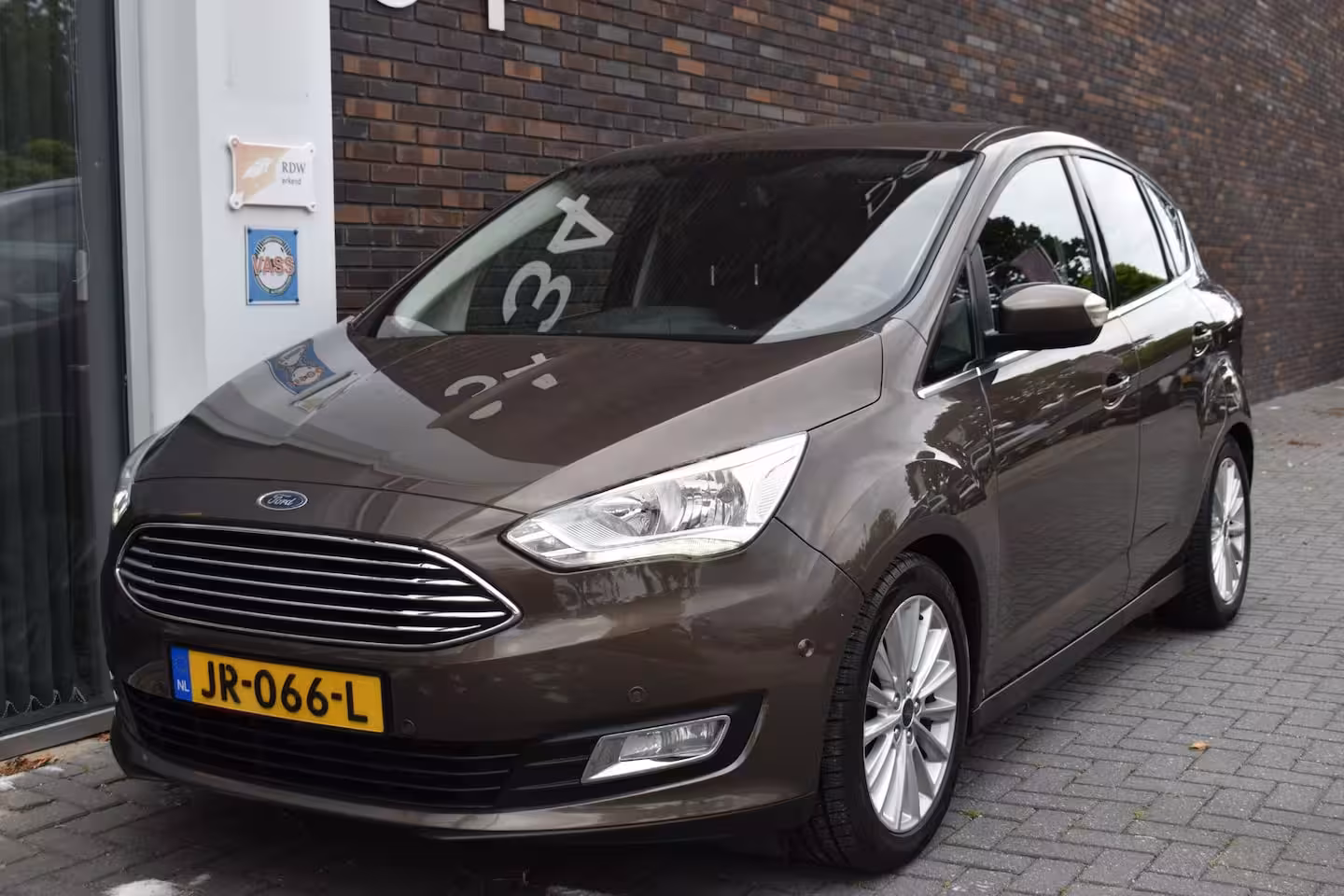 Ford C-Max 125PK Titanium ECC LMV NAVI TREKHAAK