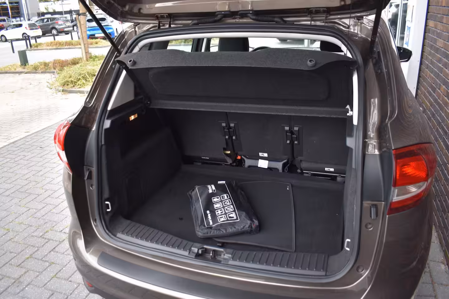 Ford C-Max 125PK Titanium ECC LMV NAVI TREKHAAK