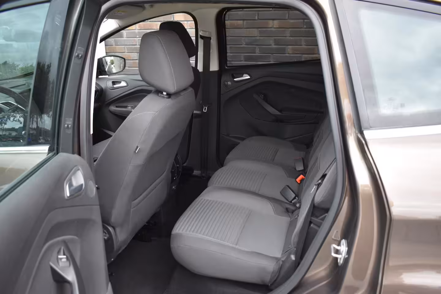 Ford C-Max 125PK Titanium ECC LMV NAVI TREKHAAK
