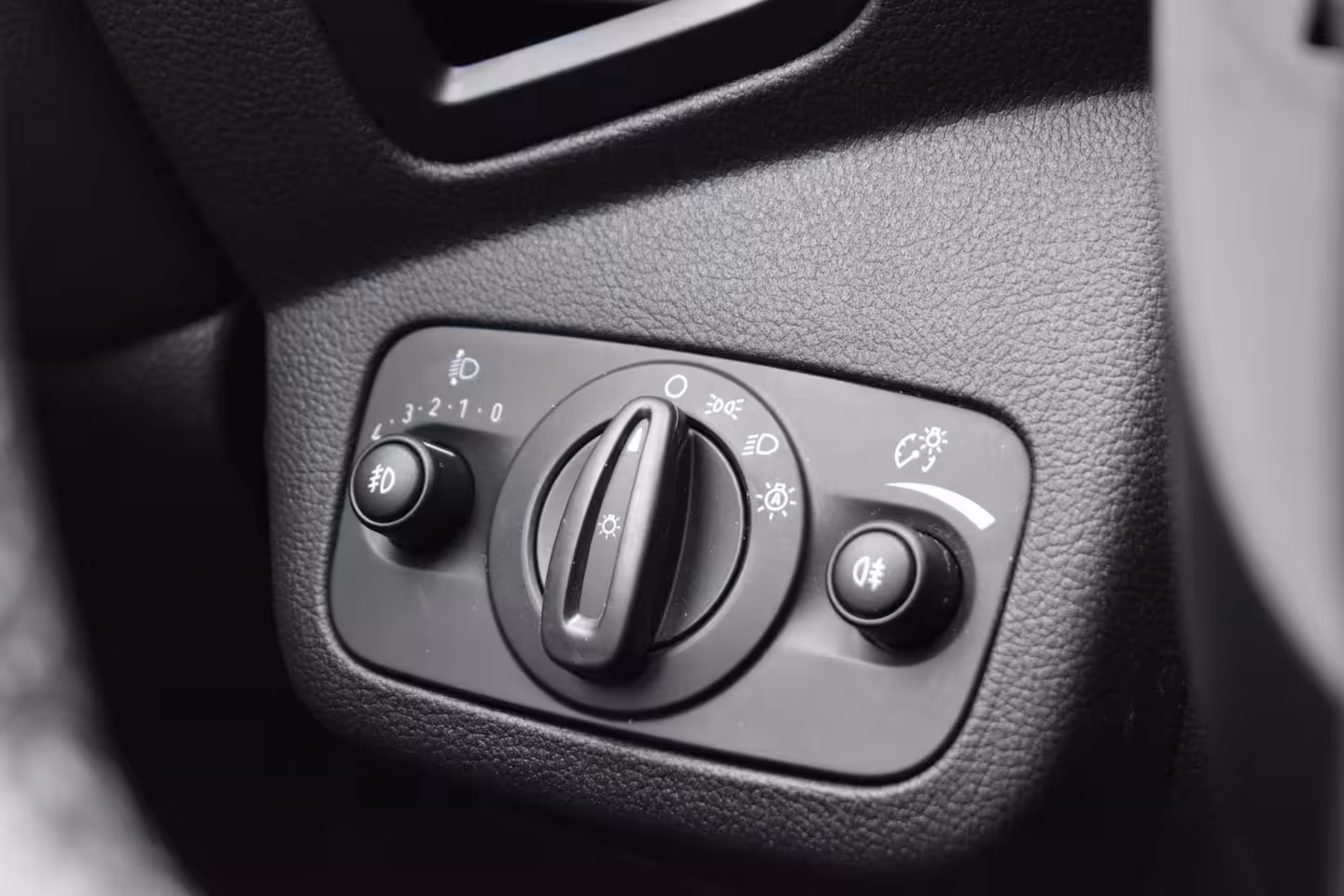 Ford C-Max 125PK Titanium ECC LMV NAVI TREKHAAK