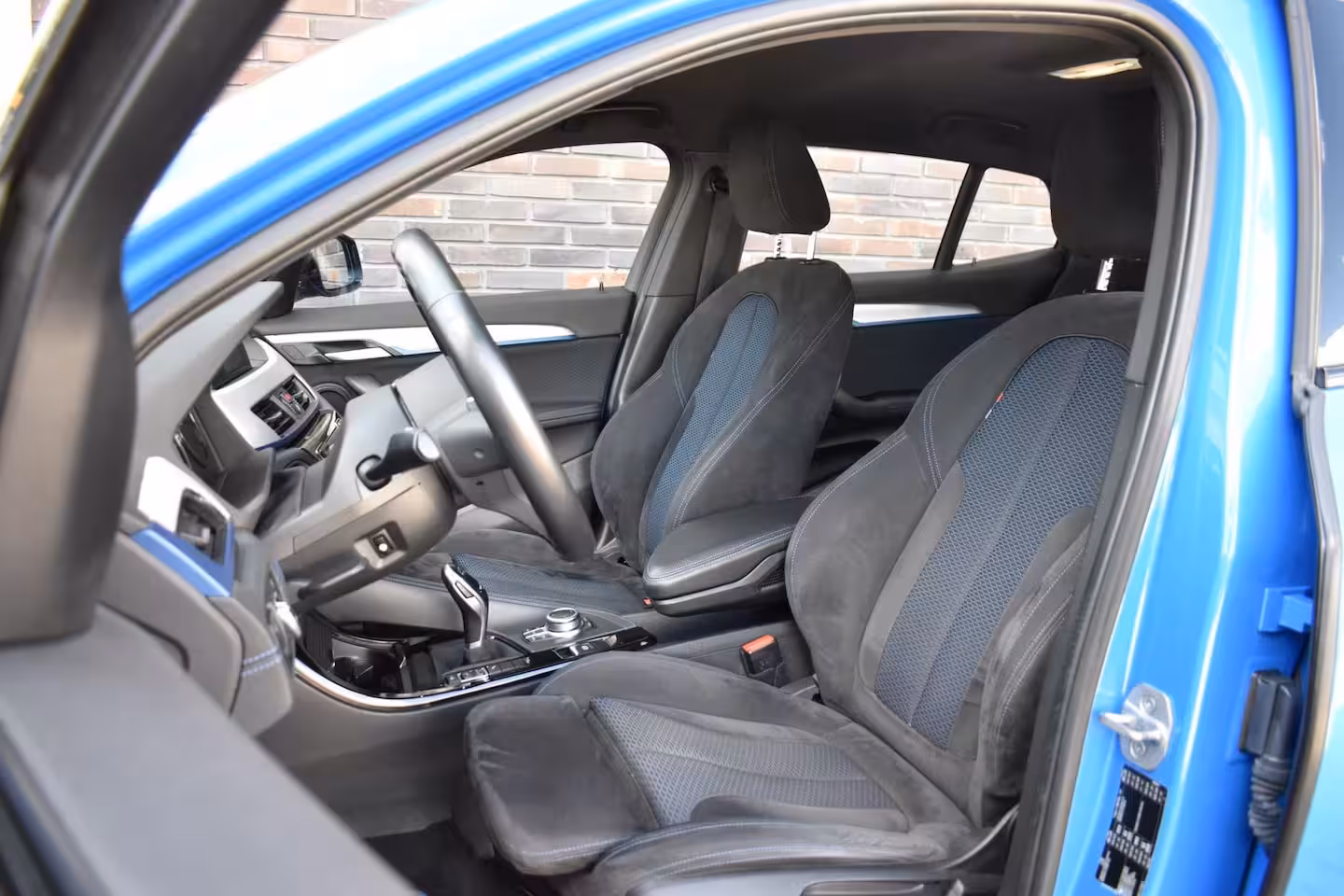 BMW X2 18i M-PAKKET ECC LMV NAVI TREKHAAK