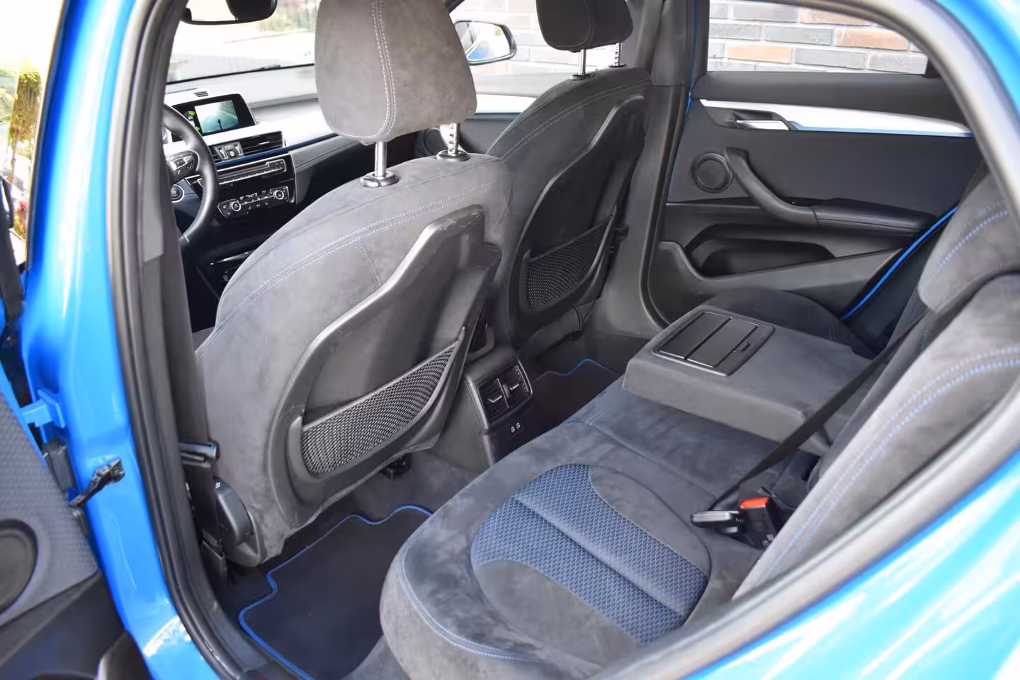 BMW X2 18i M-PAKKET ECC LMV NAVI TREKHAAK