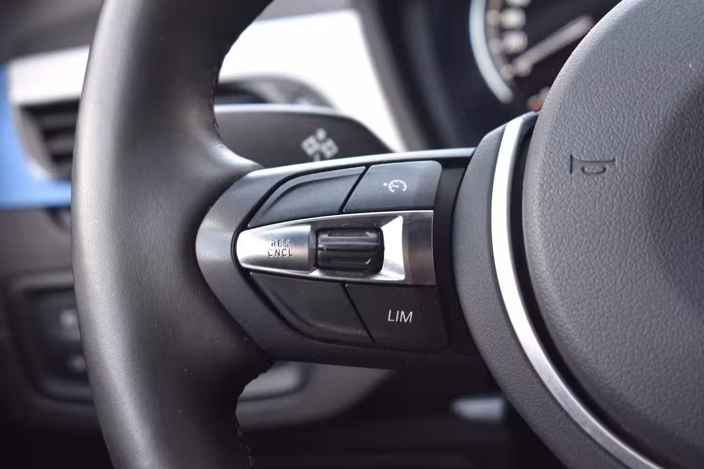 BMW X2 18i M-PAKKET ECC LMV NAVI TREKHAAK
