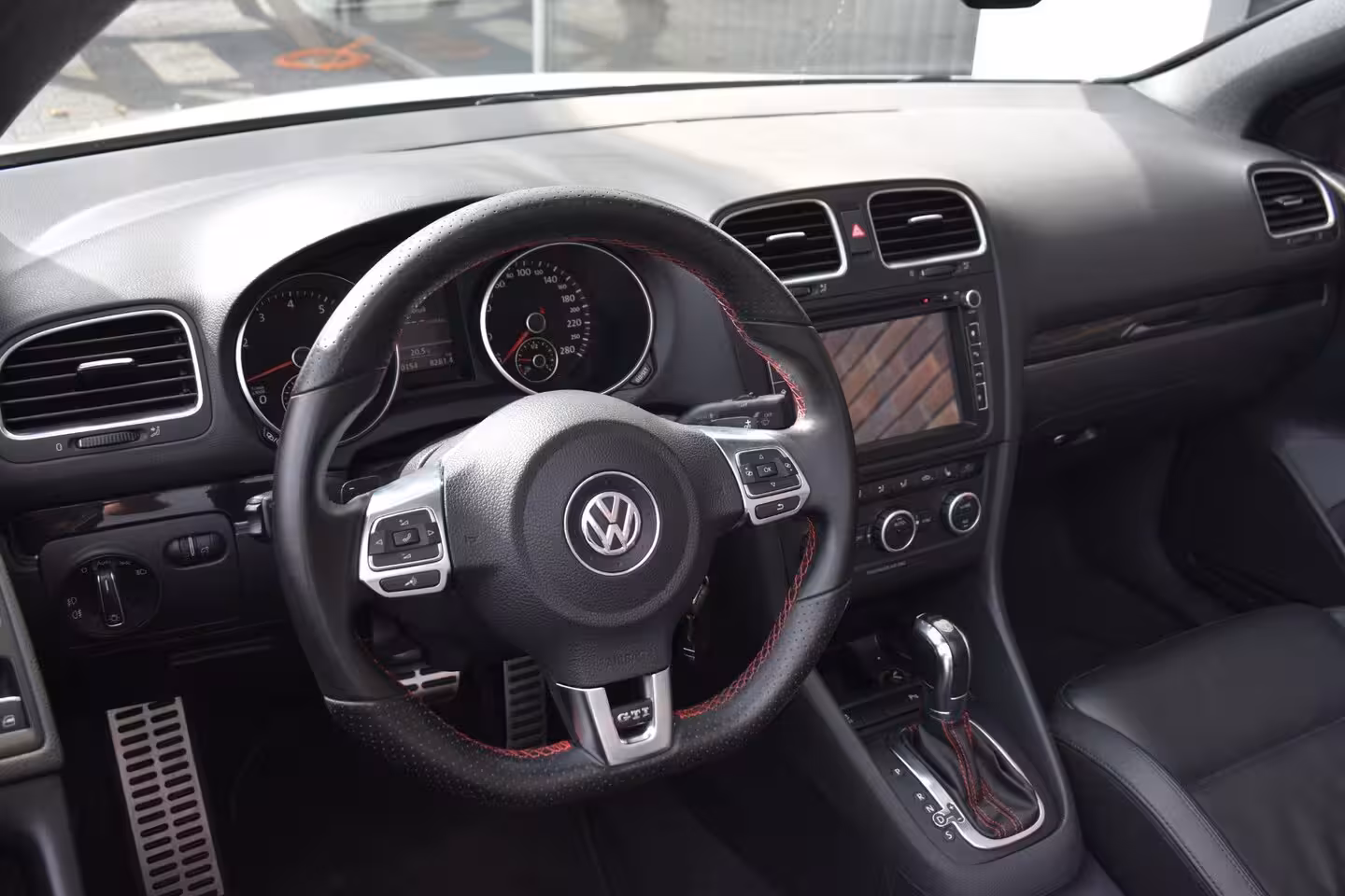 Volkswagen Golf Cabriolet 2.0 TSI GTI LEDER LED LMV NAVI TOP