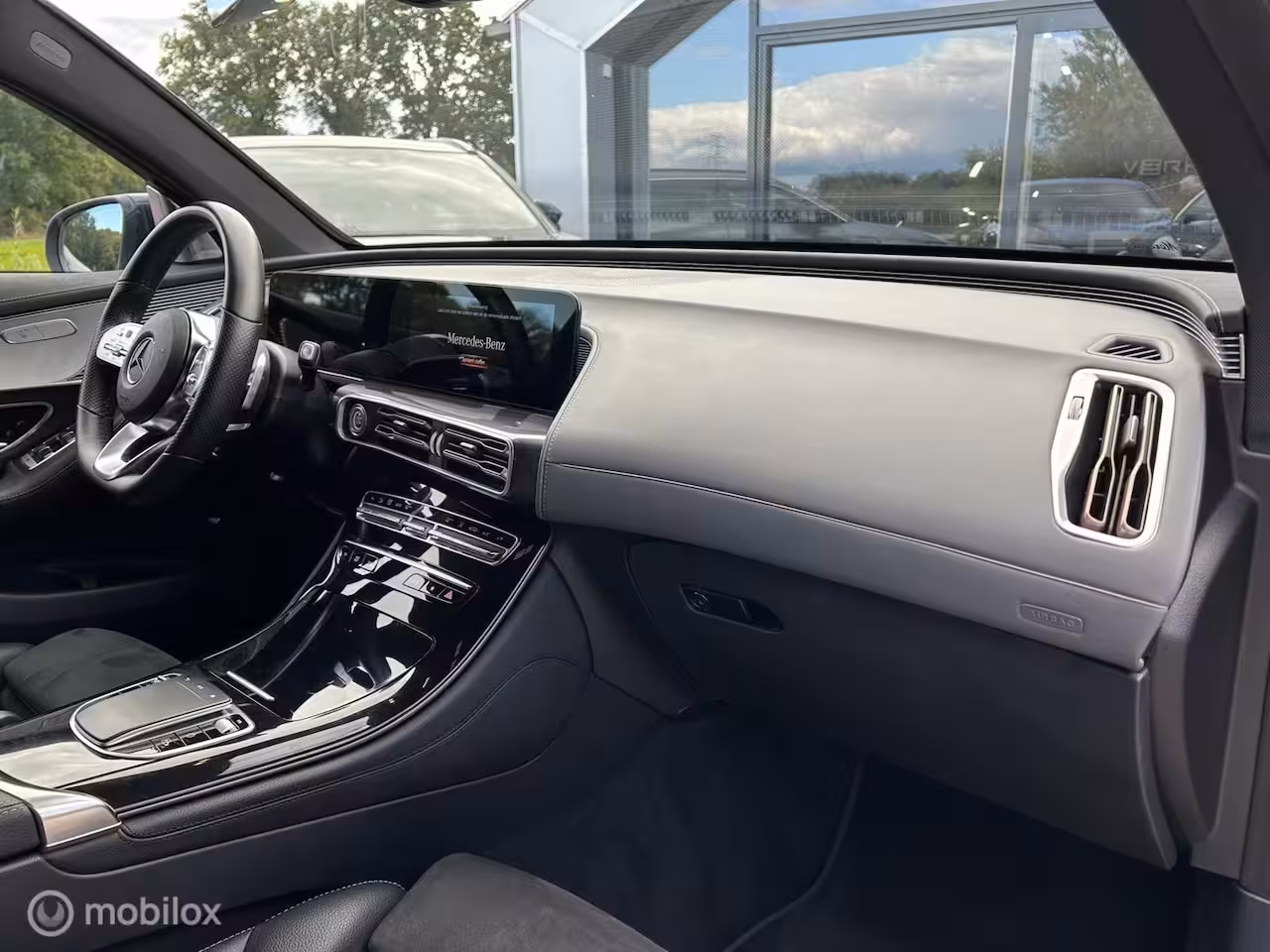Mercedes-Benz EQC 400 4MATIC AMG Line Premium Plus 80 kWh