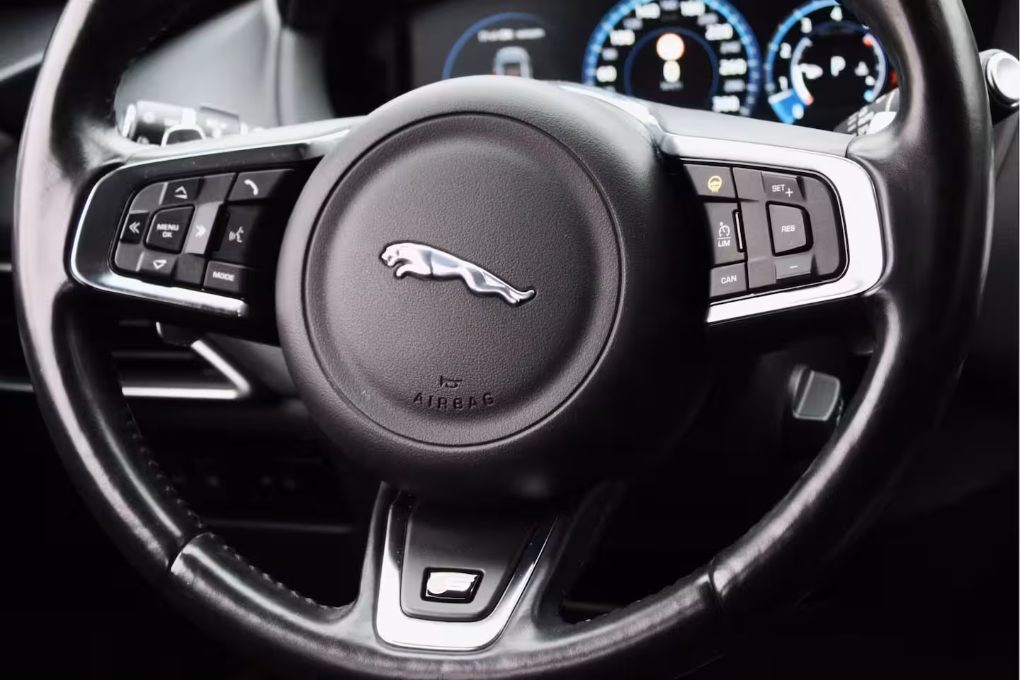 Jaguar F-Pace 3.0 S/C S Sport First Edition AWD - 1e eig / pano / cruise / elek verw stoelen / V6