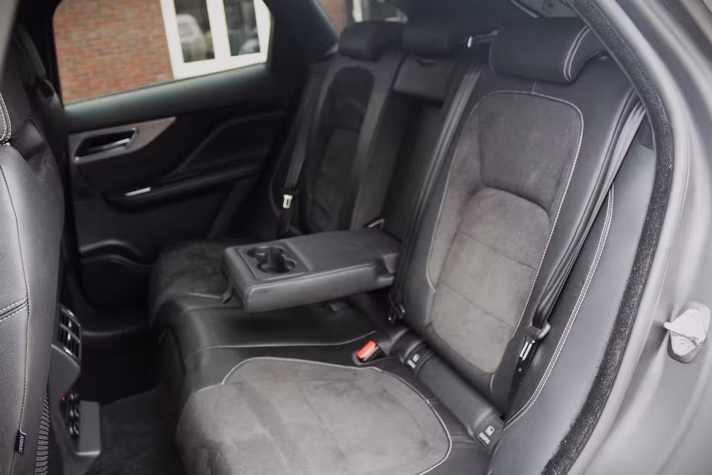 Jaguar F-Pace 3.0 S/C S Sport First Edition AWD - 1e eig / pano / cruise / elek verw stoelen / V6