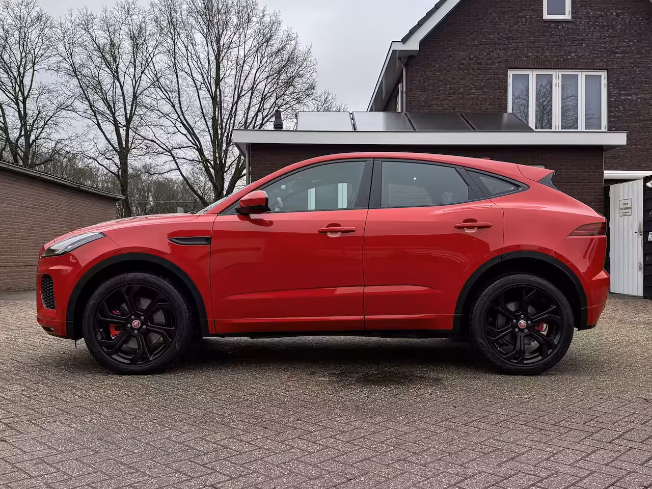Jaguar E-Pace 2.0 P250 AWD First Edition Black Pack - Eerste eigenaar R-dynamic, Cruise, Elek. verw. sto