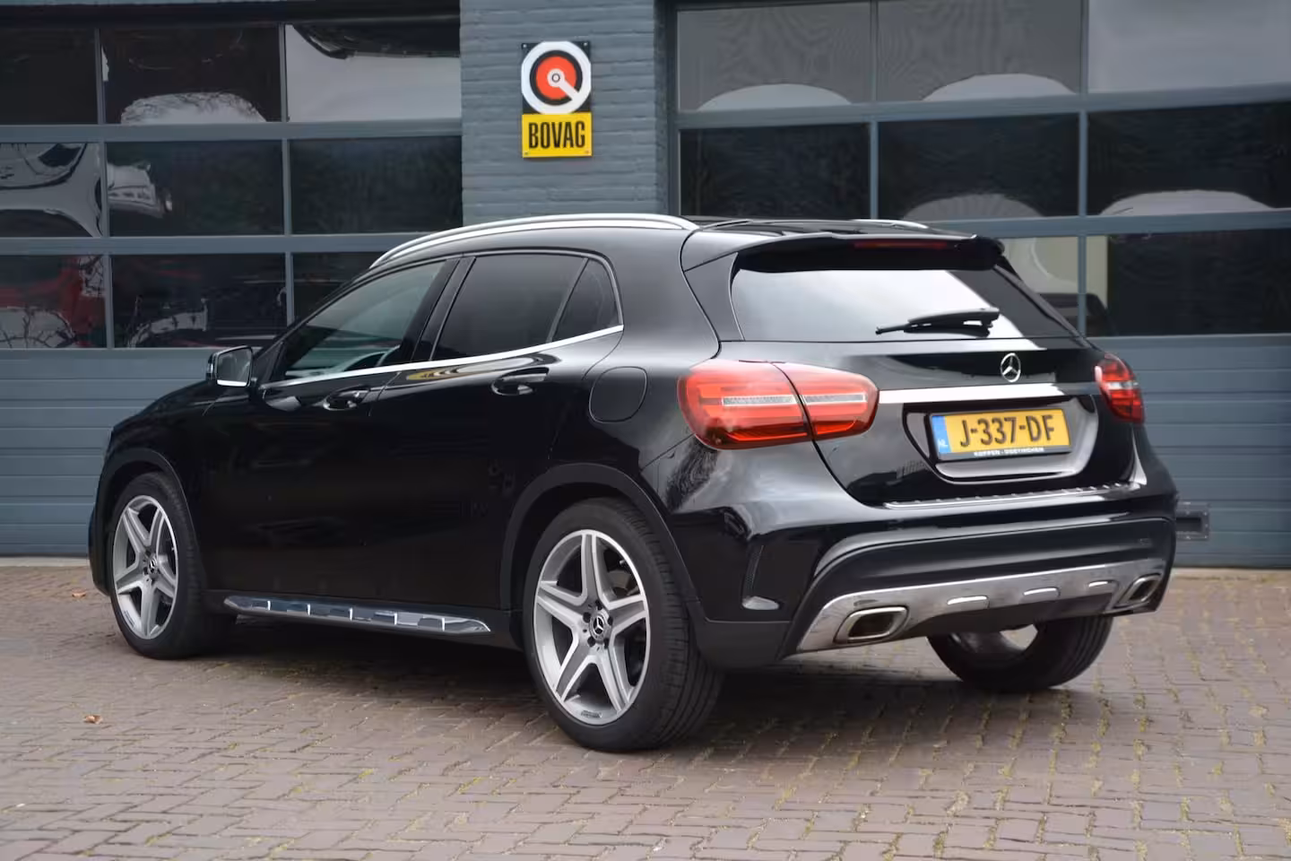 Mercedes-Benz GLA-Klasse 180 Business Solution AMG Night Upgrade