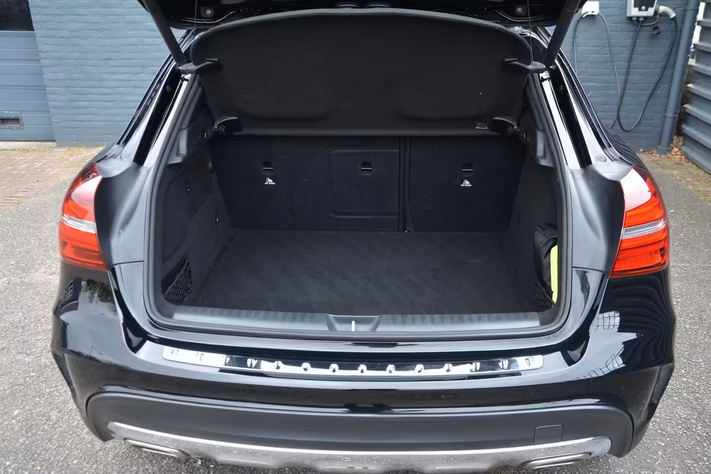 Mercedes-Benz GLA-Klasse 180 Business Solution AMG Night Upgrade