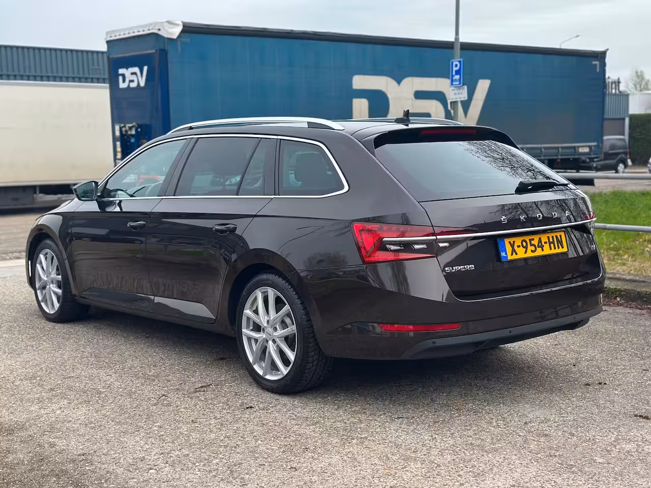 Skoda Superb Combi 1.4 TSI iV Business Edition PlusPanoCameraPDCAutomaat