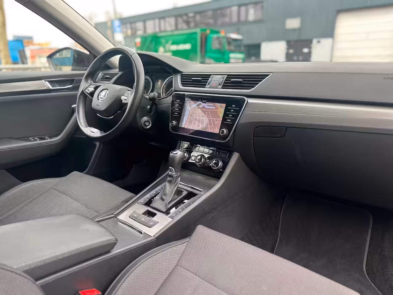 Skoda Superb Combi 1.4 TSI iV Business Edition PlusPanoCameraPDCAutomaat