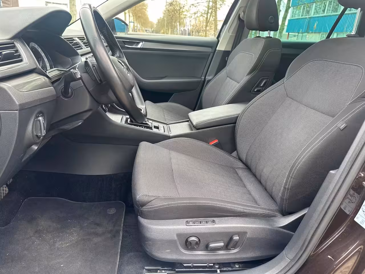 Skoda Superb Combi 1.4 TSI iV Business Edition PlusPanoCameraPDCAutomaat
