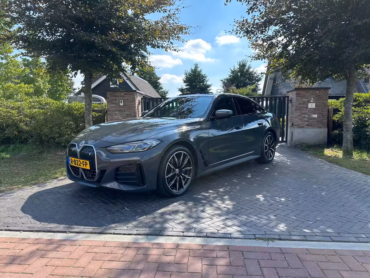 BMW i4 eDrive40 High Executive 84 kWh | SOH 98% | M-Pakket | Schuifdak | Sfeerverlichting | Led-L