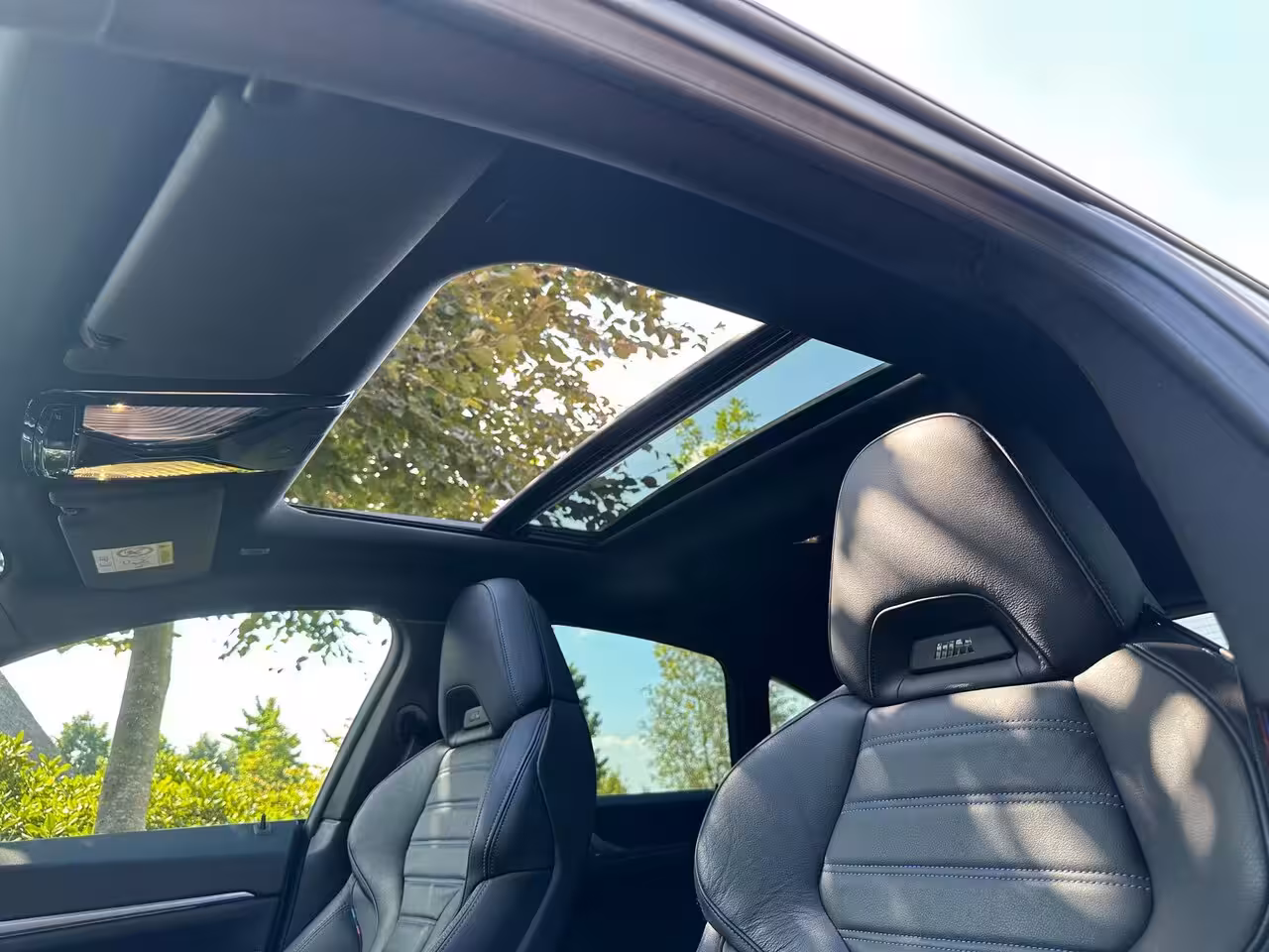 BMW i4 eDrive40 High Executive 84 kWh | SOH 98% | M-Pakket | Schuifdak | Sfeerverlichting | Led-L