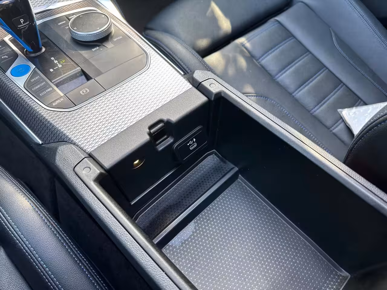 BMW i4 eDrive40 High Executive 84 kWh | SOH 98% | M-Pakket | Schuifdak | Sfeerverlichting | Led-L