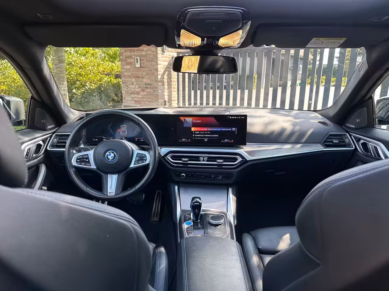 BMW i4 eDrive40 High Executive 84 kWh | SOH 98% | M-Pakket | Schuifdak | Sfeerverlichting | Led-L