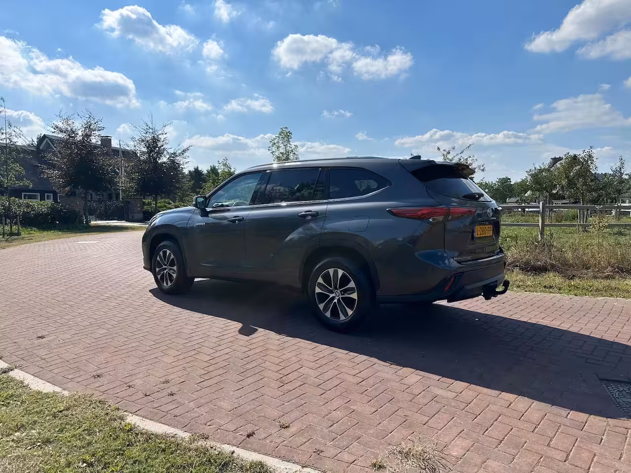 Toyota Highlander 2.5 AWD Hybrid Business | 7 Persoons | Camera | Trekhaak | Apple Carplay | ACC | NL-Auto |