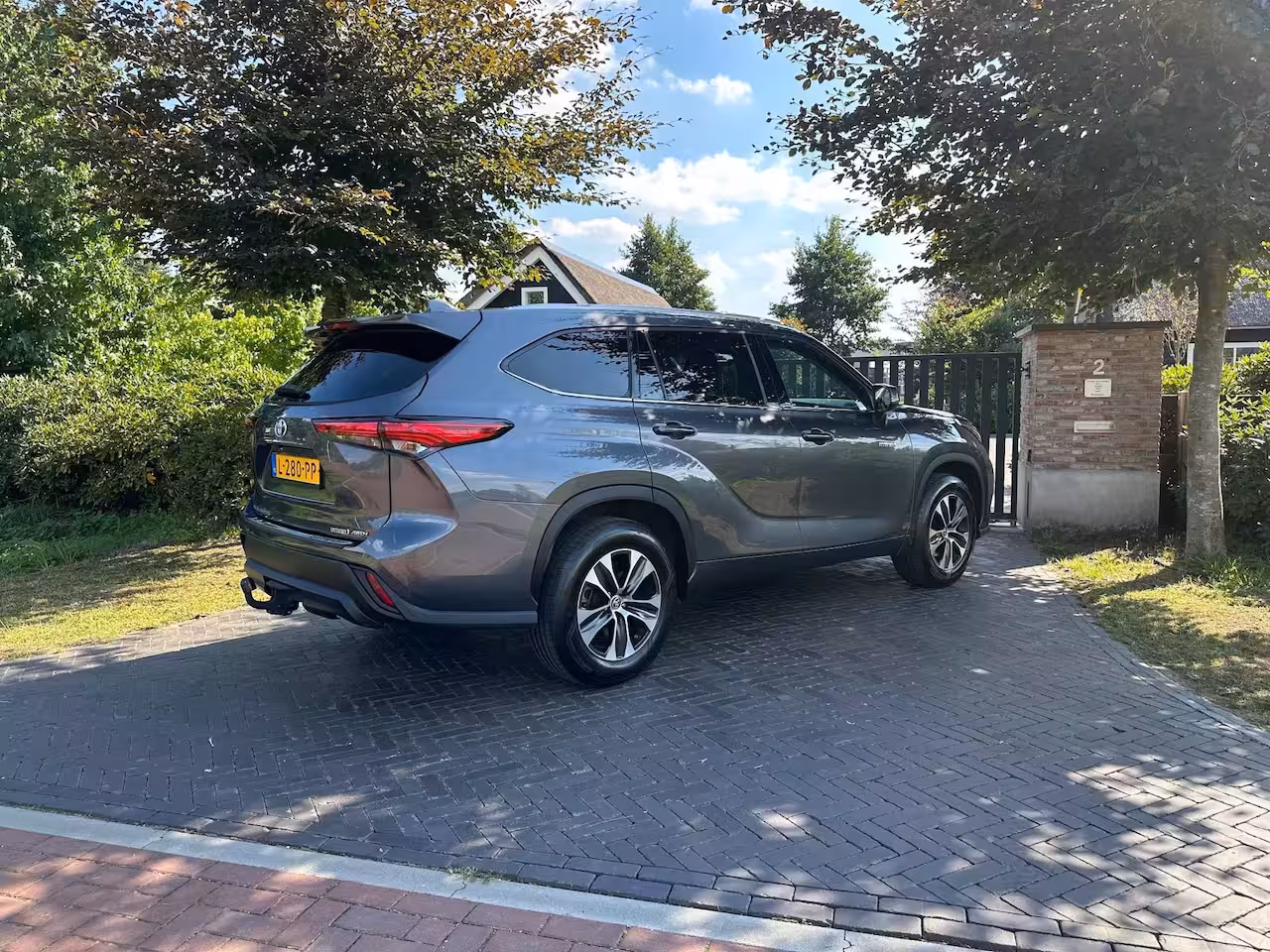 Toyota Highlander 2.5 AWD Hybrid Business | 7 Persoons | Camera | Trekhaak | Apple Carplay | ACC | NL-Auto |