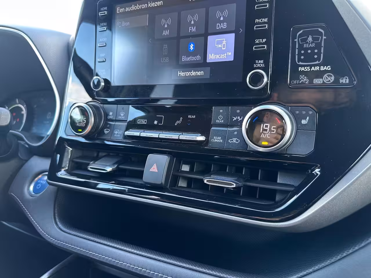 Toyota Highlander 2.5 AWD Hybrid Business | 7 Persoons | Camera | Trekhaak | Apple Carplay | ACC | NL-Auto |
