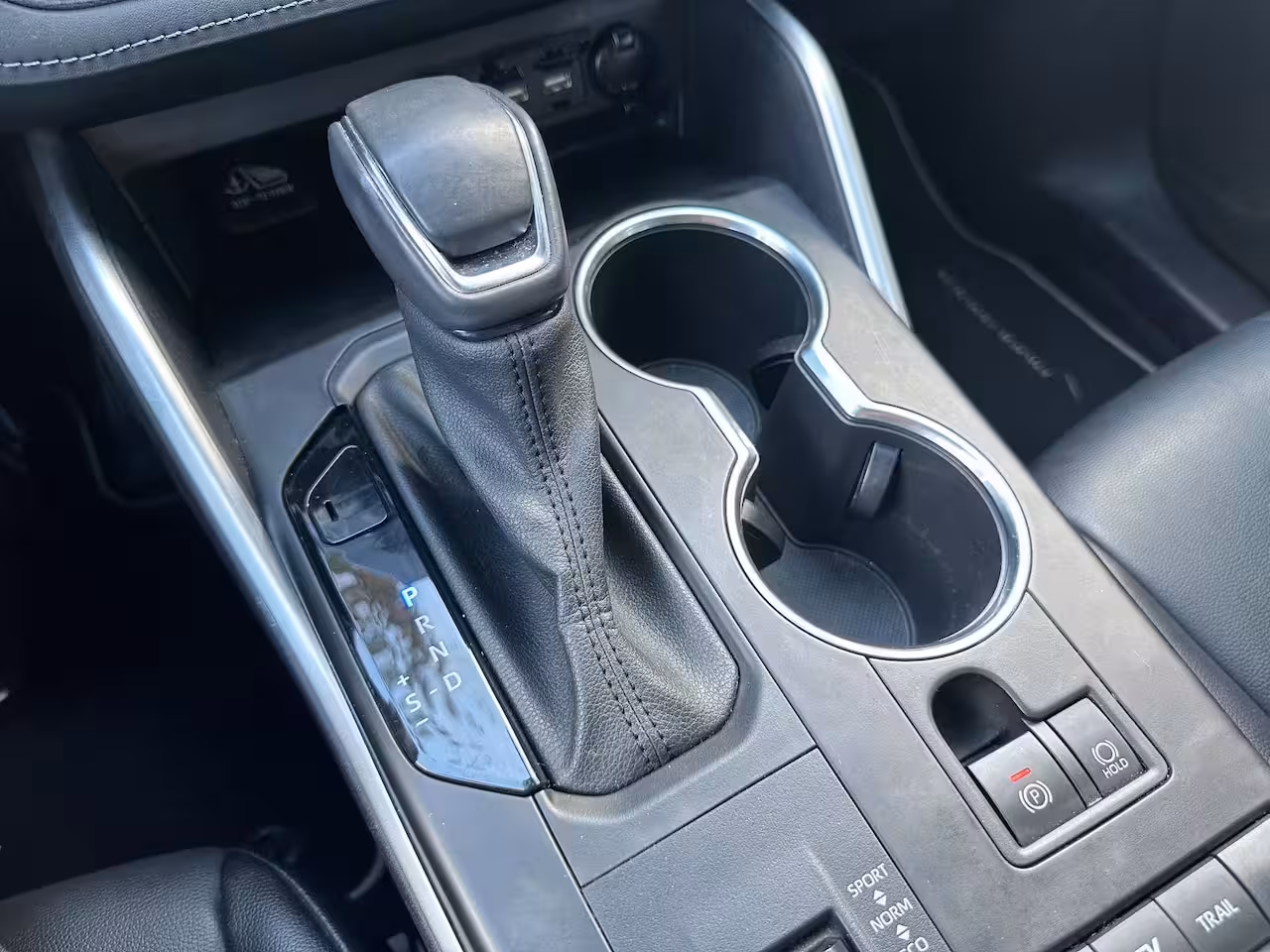 Toyota Highlander 2.5 AWD Hybrid Business | 7 Persoons | Camera | Trekhaak | Apple Carplay | ACC | NL-Auto |