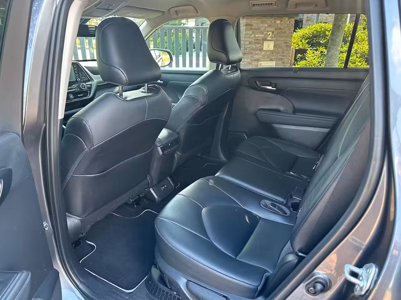 Toyota Highlander 2.5 AWD Hybrid Business | 7 Persoons | Camera | Trekhaak | Apple Carplay | ACC | NL-Auto |