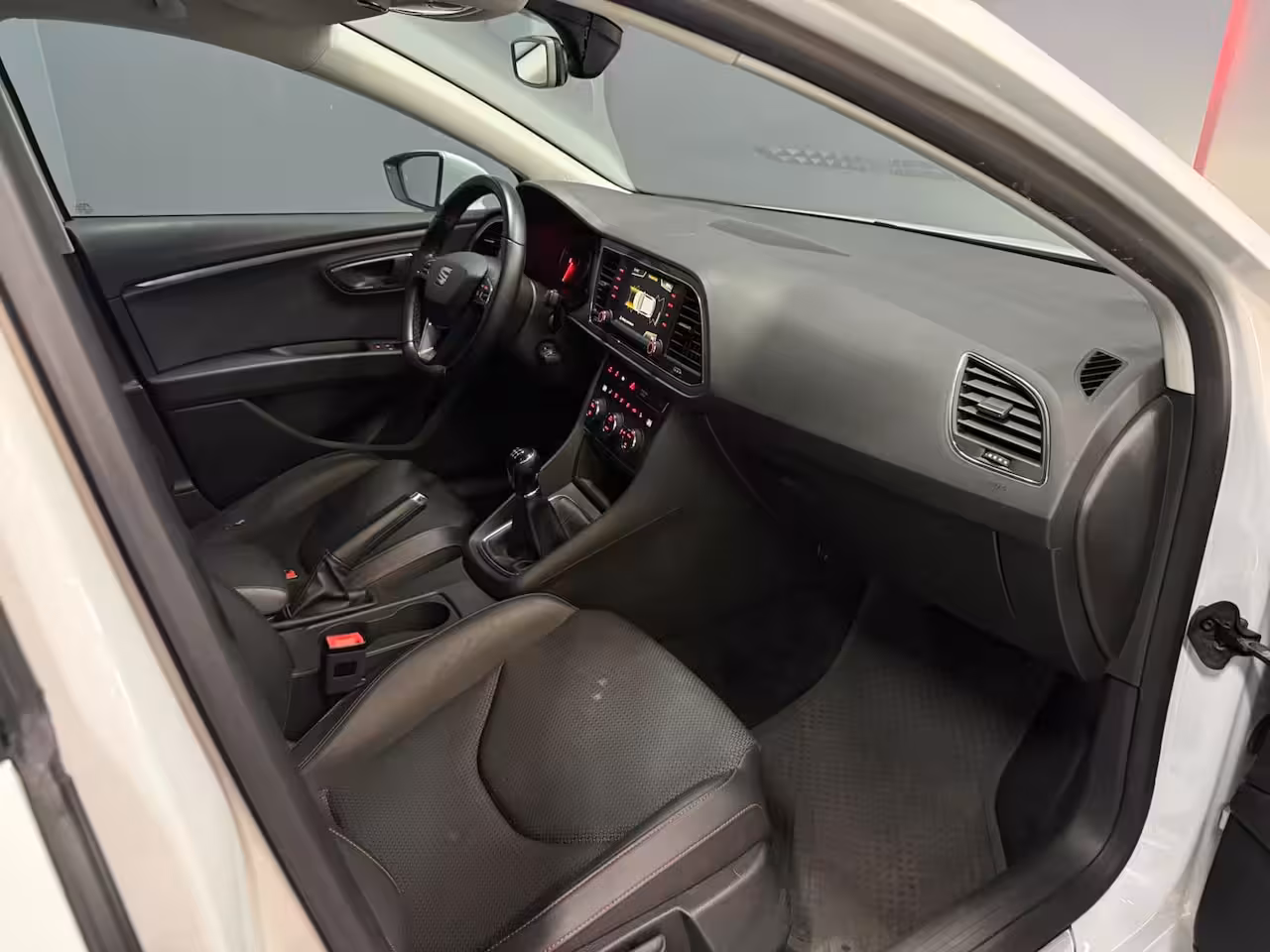 Seat Leon 1.4 TSI FR Dynamic Panoramadak Trekhaak camera